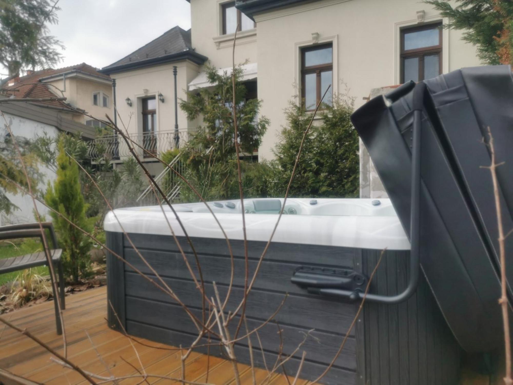 Kuria Apartman With Private Jacuzzi And Pool Budapest Exterior foto