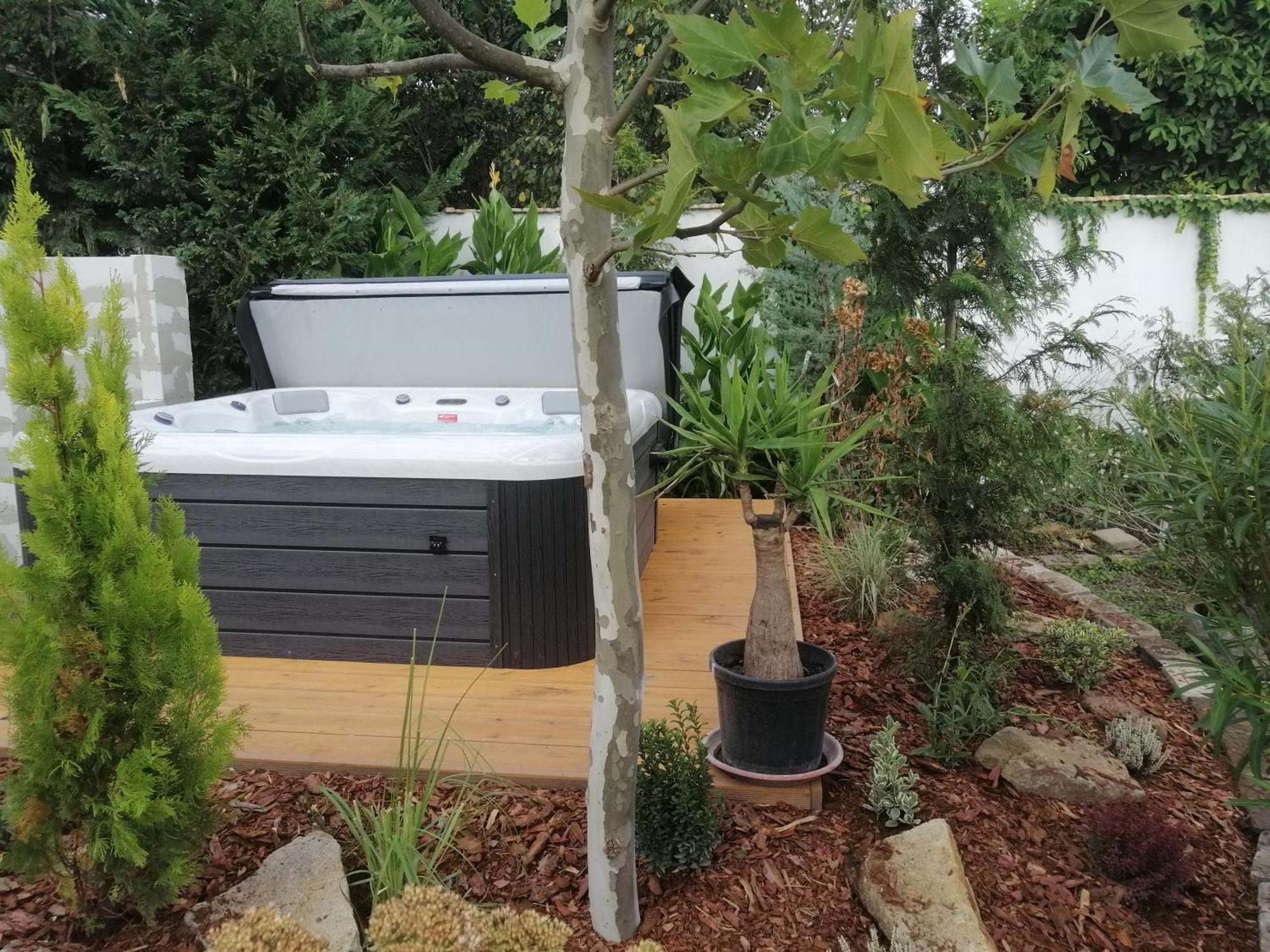 Kuria Apartman With Private Jacuzzi And Pool Budapest Exterior foto