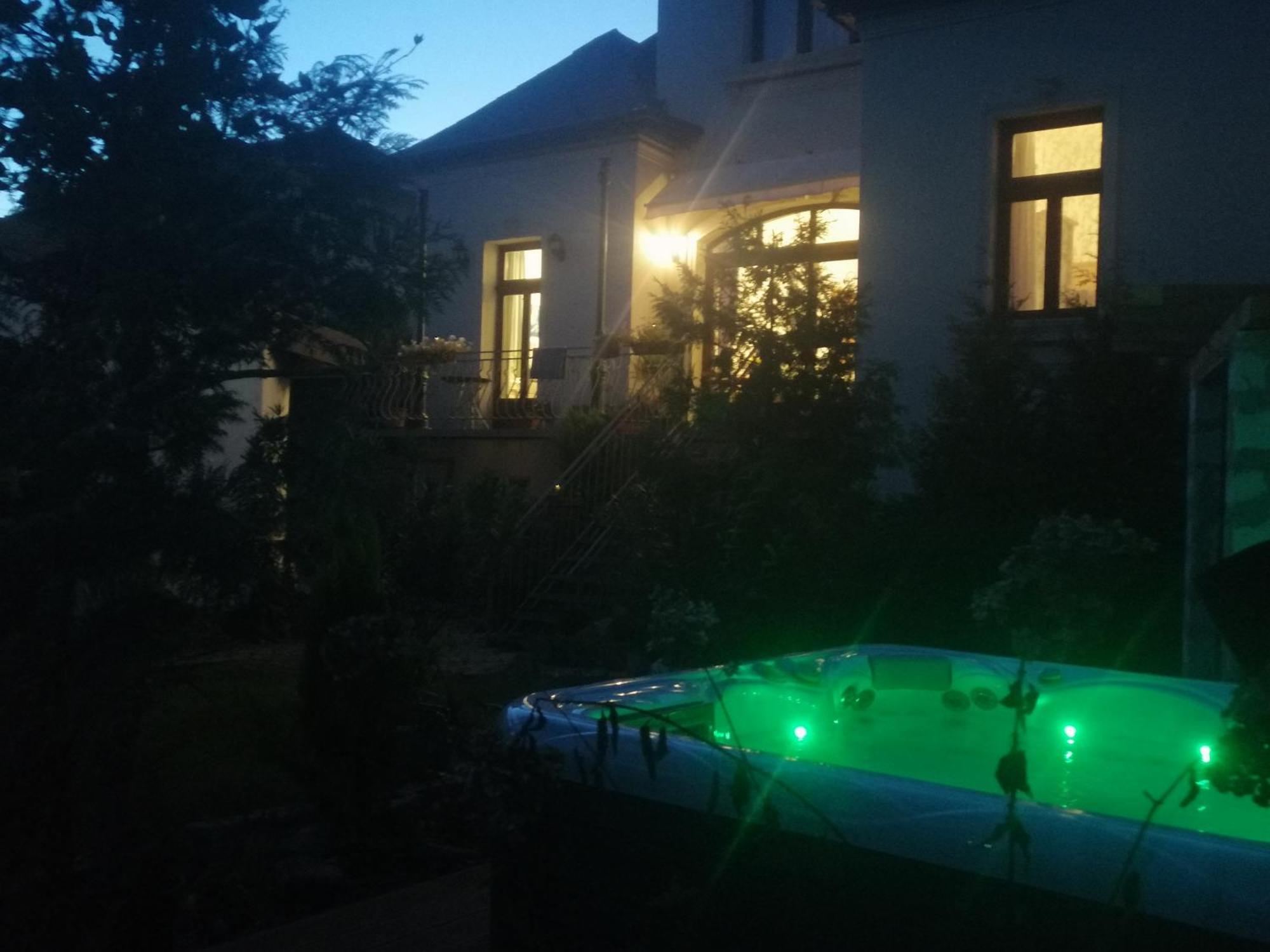 Kuria Apartman With Private Jacuzzi And Pool Budapest Exterior foto