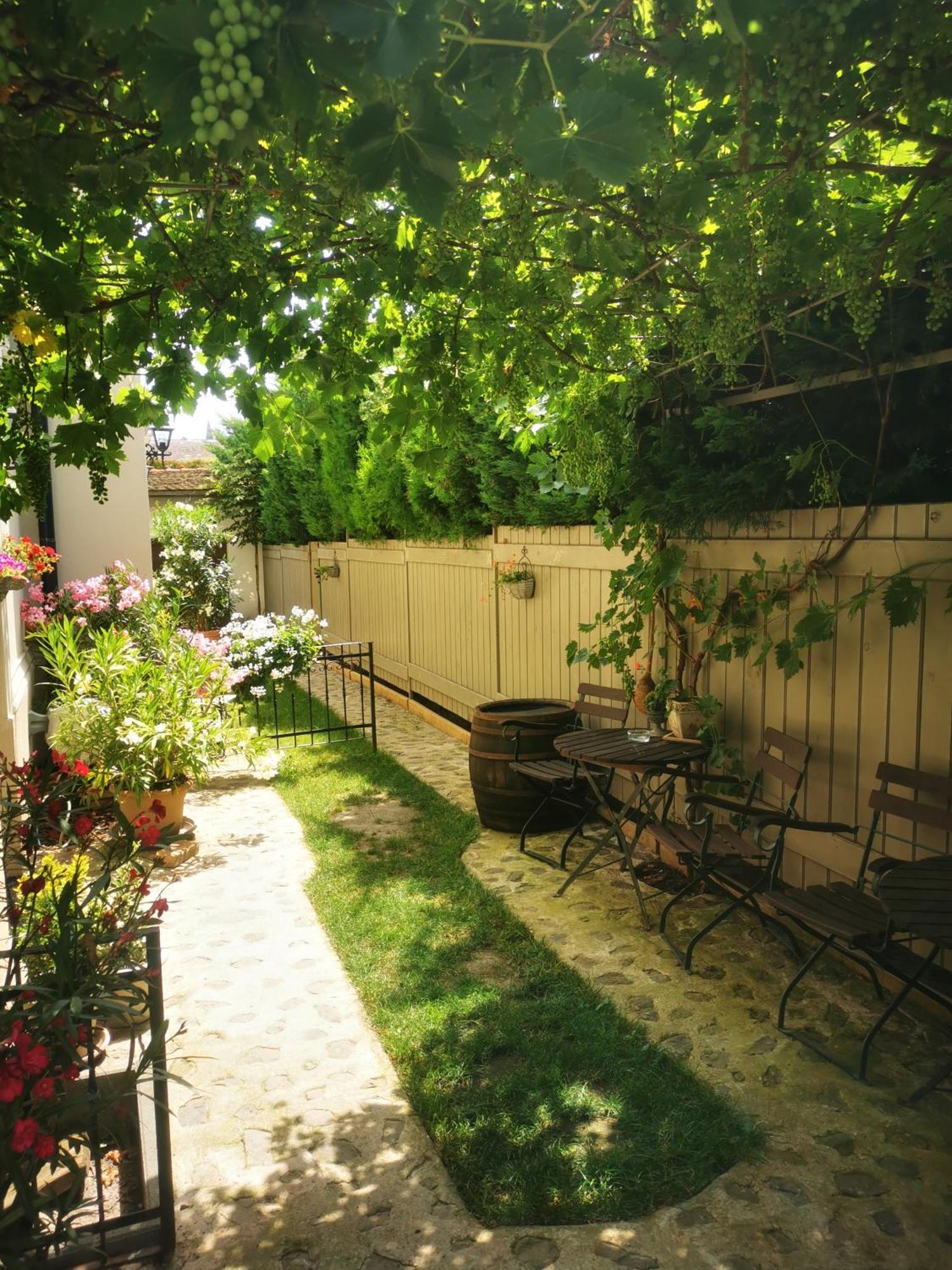 Kuria Apartman With Private Jacuzzi And Pool Budapest Exterior foto